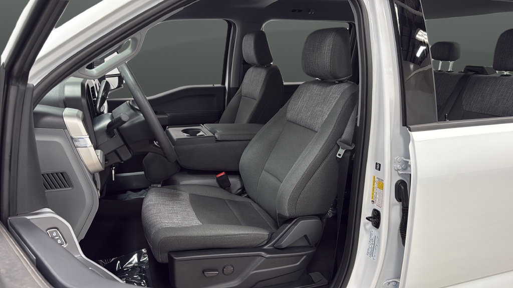 Used 2026 Oxford White Ford XLT image 9