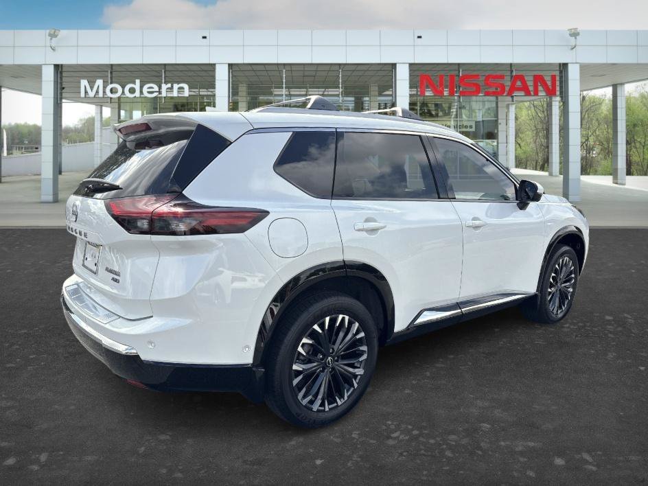 Used 2026 Everest White Pearl Tricoat Nissan Platinum image 5