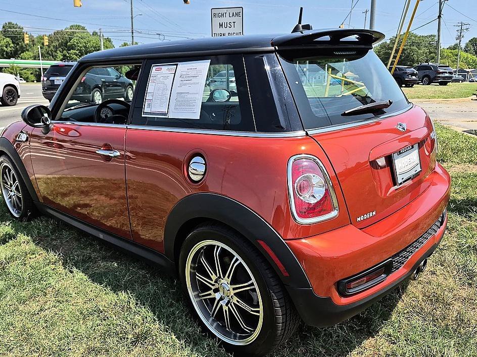 Used 2013 Spice Orange Metallic MINI S image 8