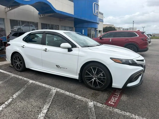 Used 2023 Ice Toyota SE image 8