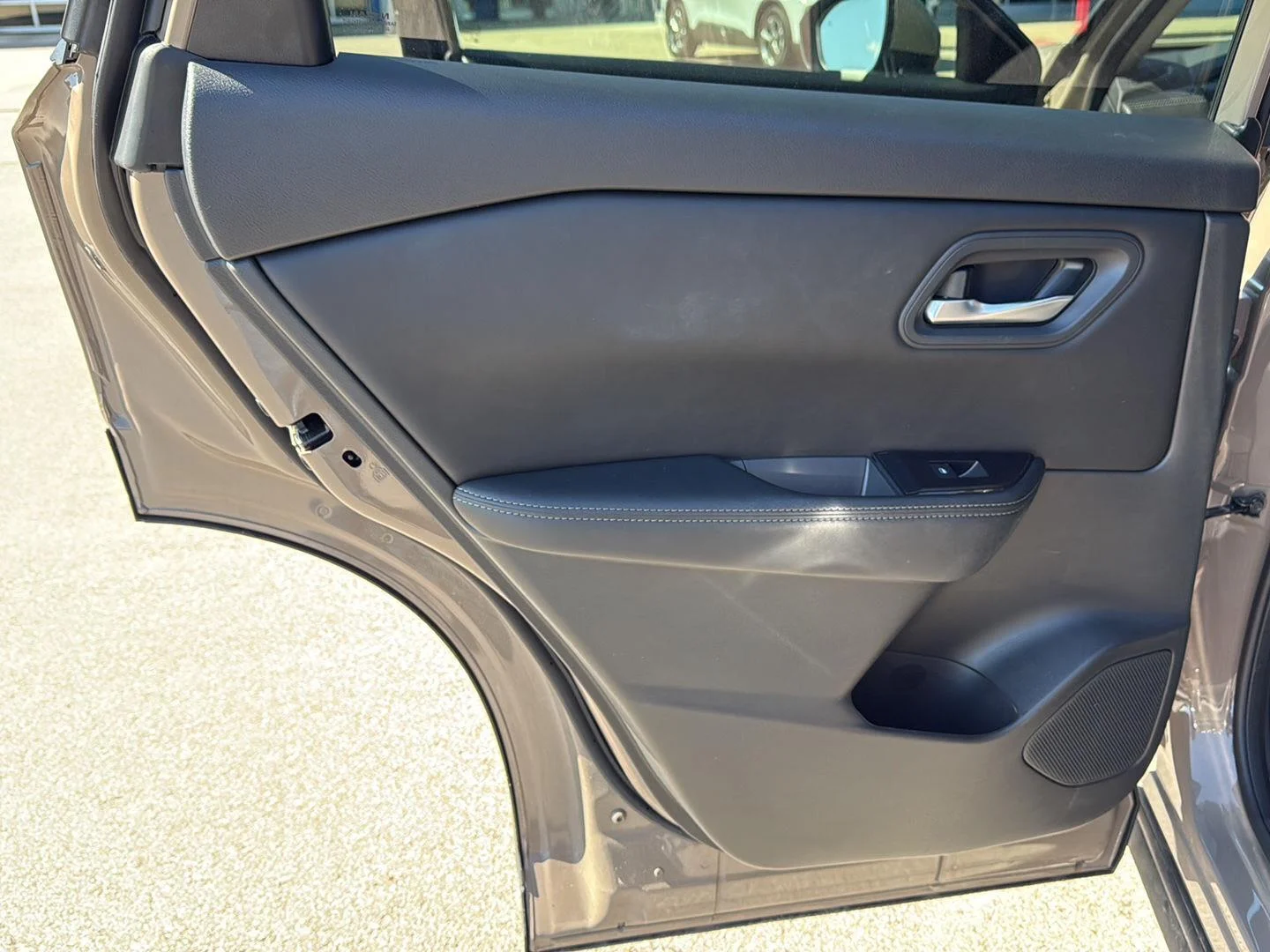 2025 Nissan Rogue SV - Photo 21