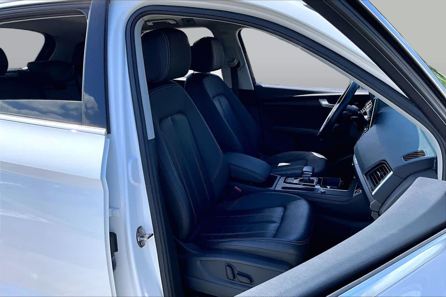 Used 2021 Brilliant Black Audi Premium Plus image 9