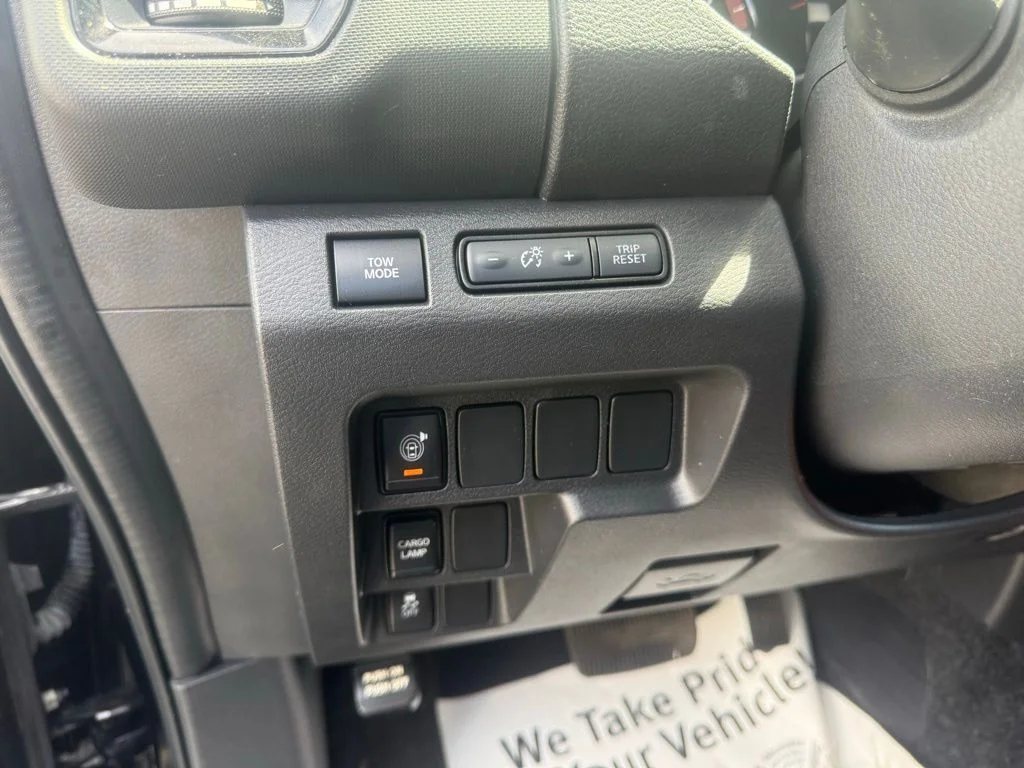 Used 2023 Black Nissan PRO-X image 21