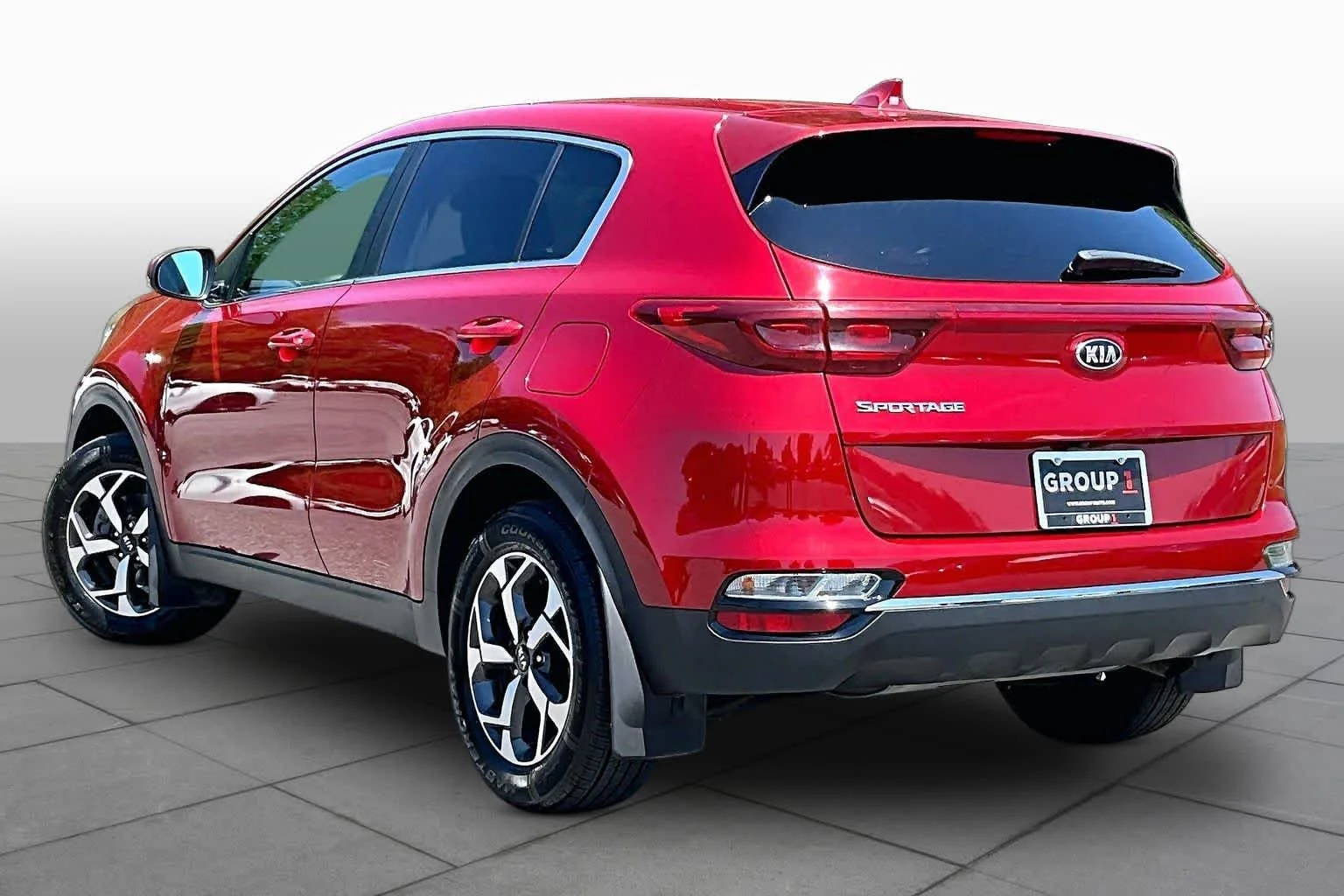 Used 2021 Hyper Red Kia LX image 12