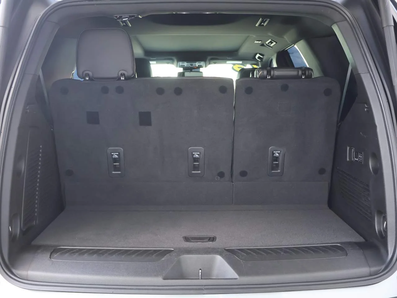 Used 2023 Sterling Metallic GMC SLT image 14