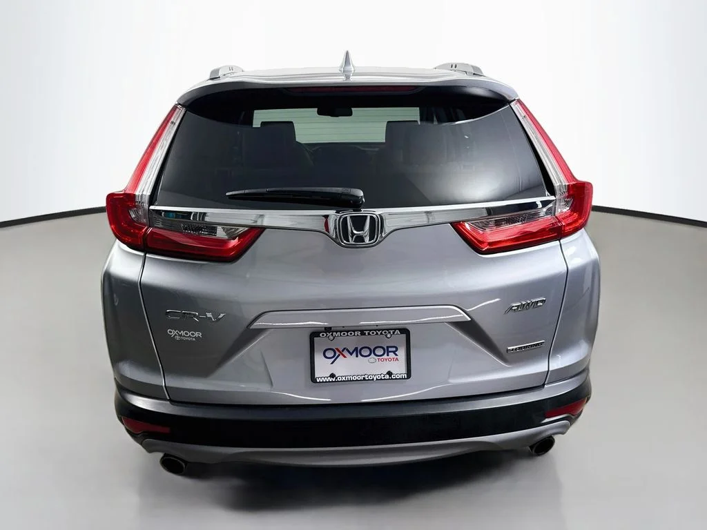 Used 2019 Lunar Silver Metallic Honda Touring image 6