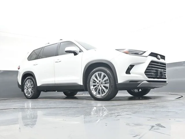 Used 2024 Beige Toyota Platinum image 32
