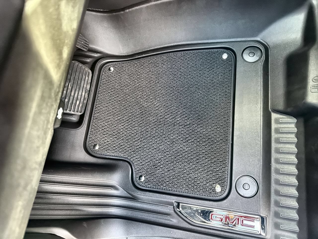 New 2026 Onyx Black GMC AT4 image 30