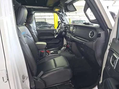 Used 2023 Bright White Clearcoat Jeep Rubicon image 8
