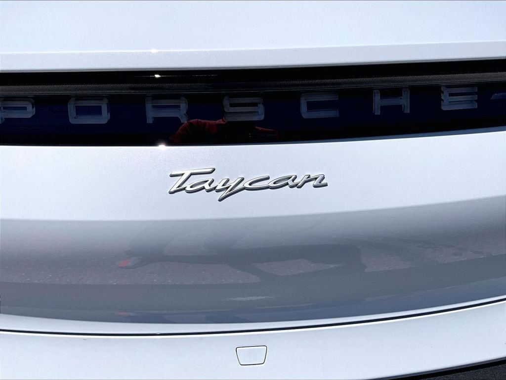 Used 2023 White Porsche  image 22
