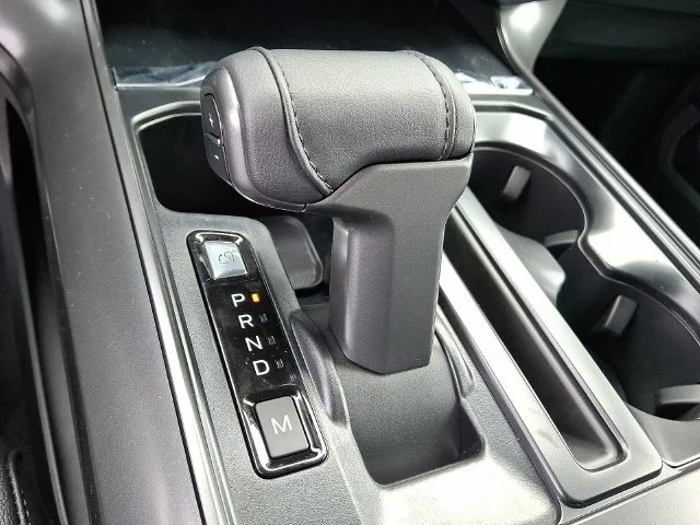 New 2026 Oxford White Ford Lariat image 10