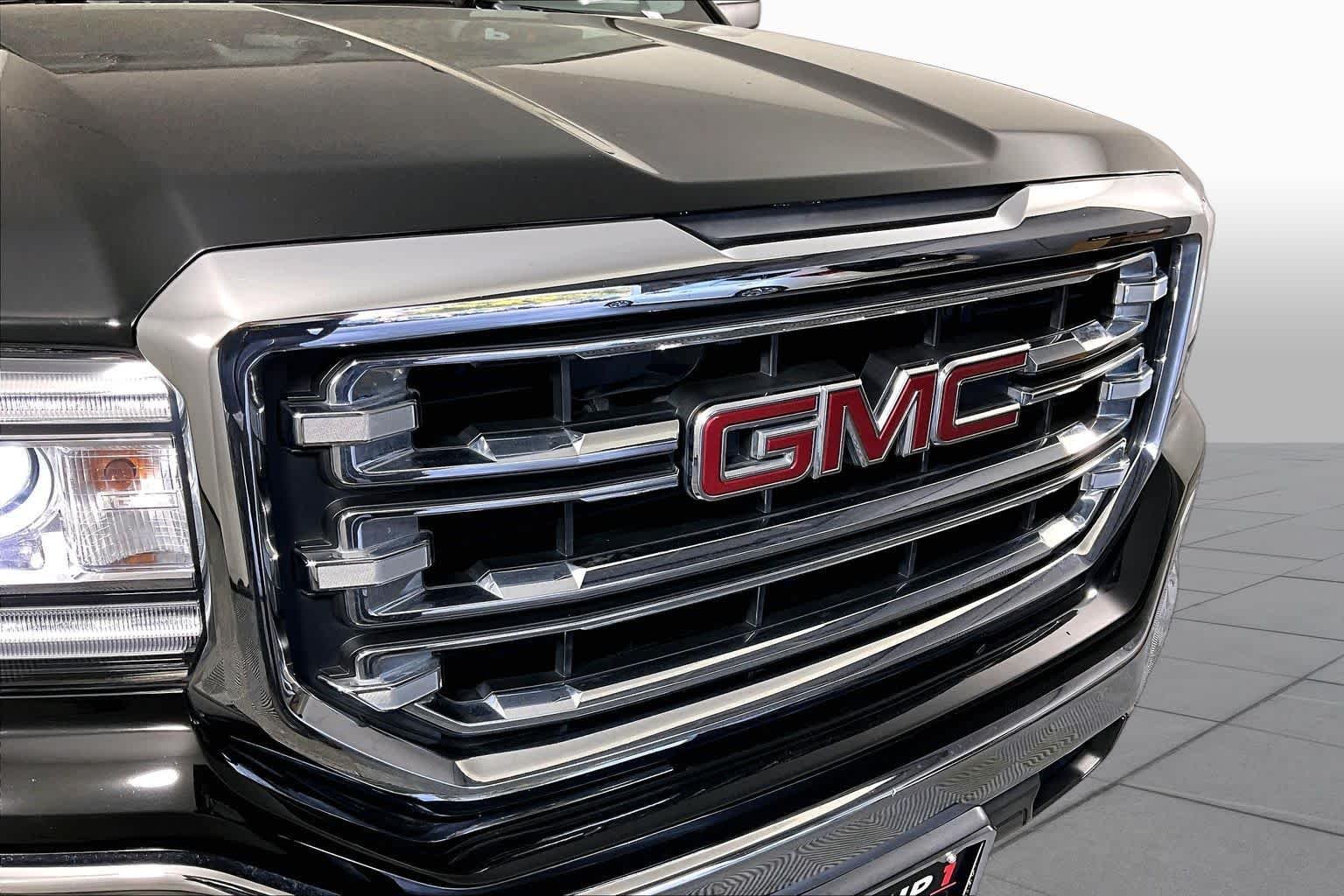 Used 2018 Onyx Black GMC SLT image 28