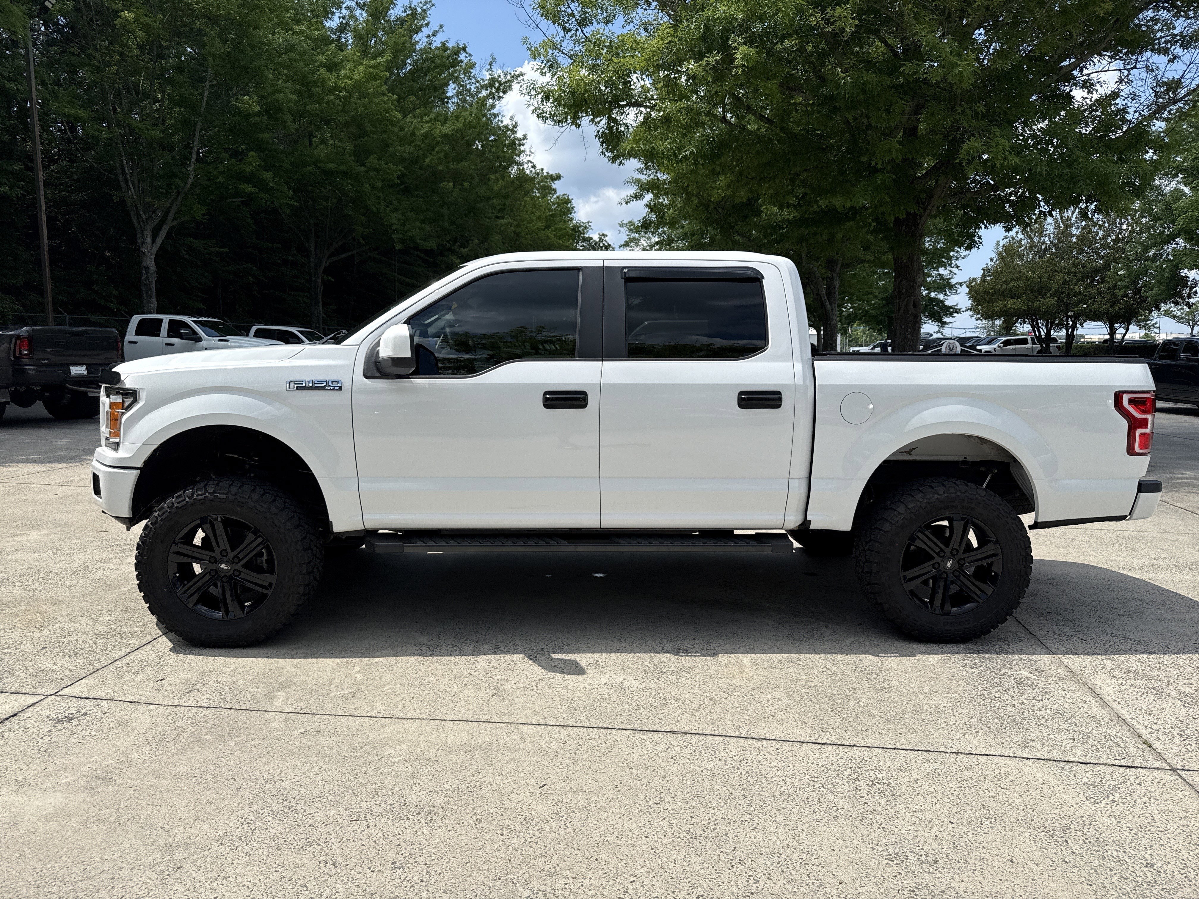 Used 2018 Oxford White Ford XL image 4