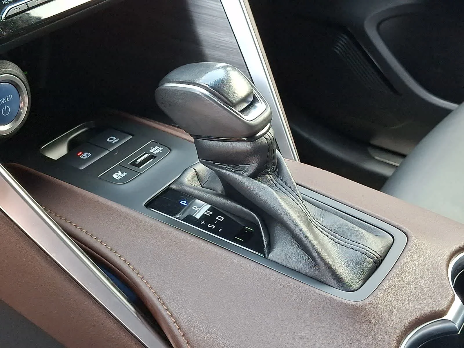 2022 Toyota Venza XLE - Photo 19
