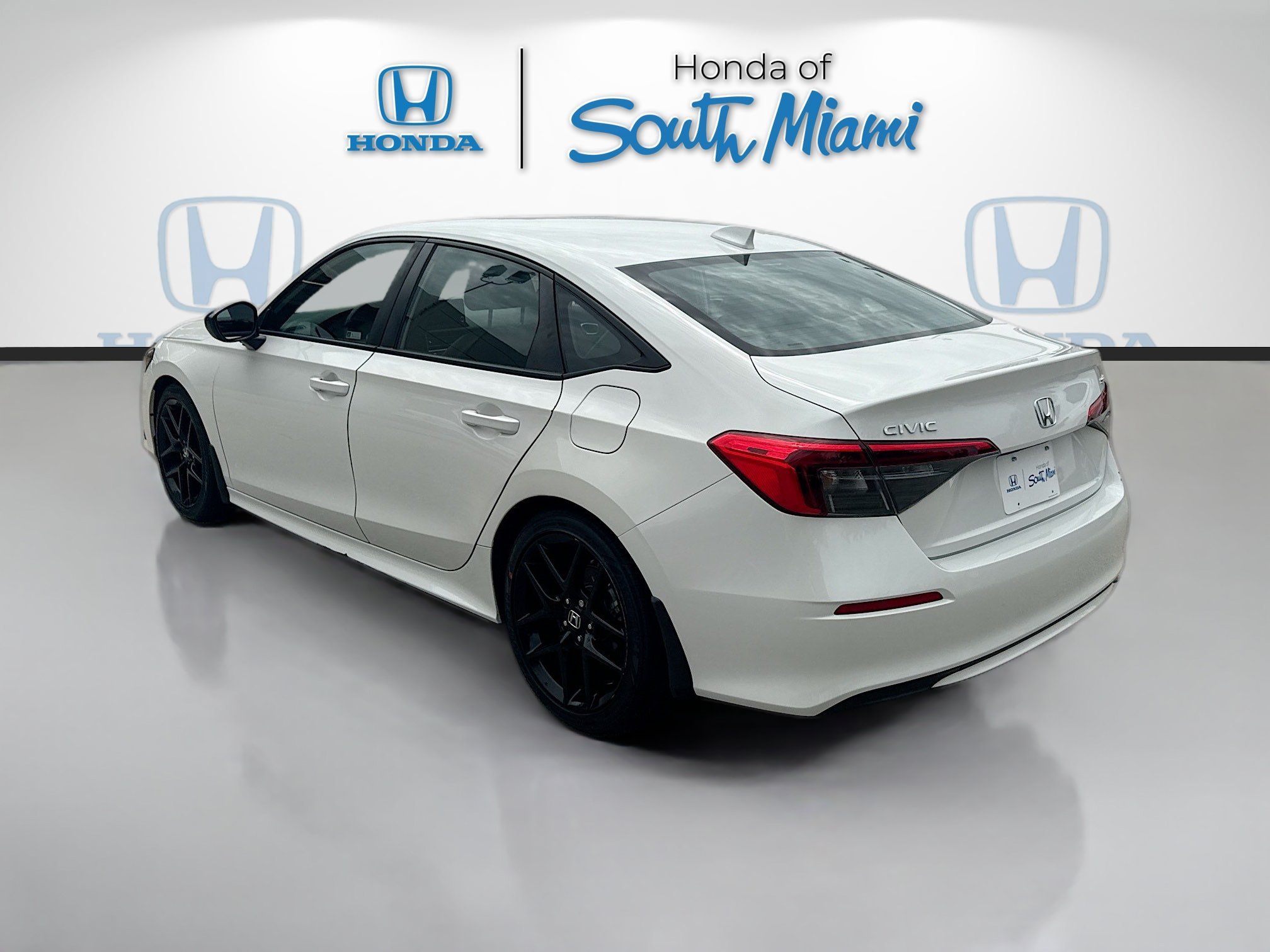 Used 2024 Platinum White Pearl Honda Sport image 5