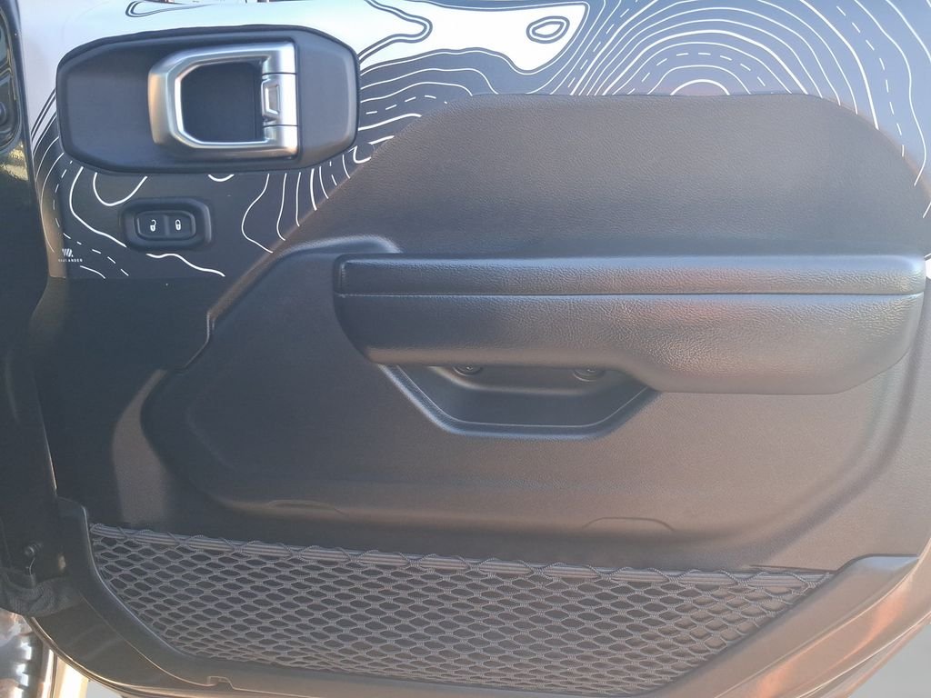 Used 2021 Gray Jeep Rubicon image 34