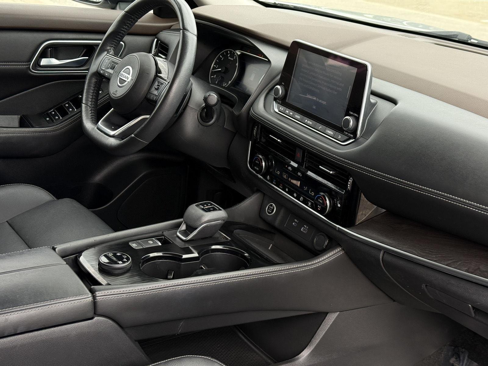 Used 2021 Brilliant Silver Metallic Nissan SL image 22