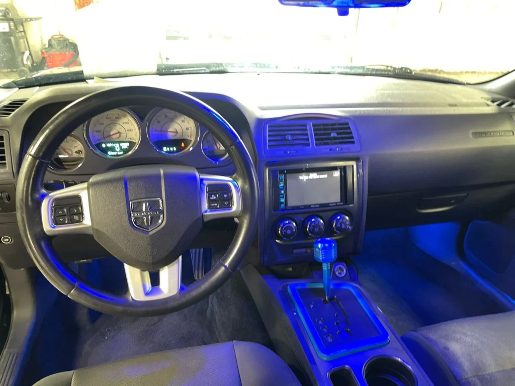 Used 2013 Black Dodge SXT image 18