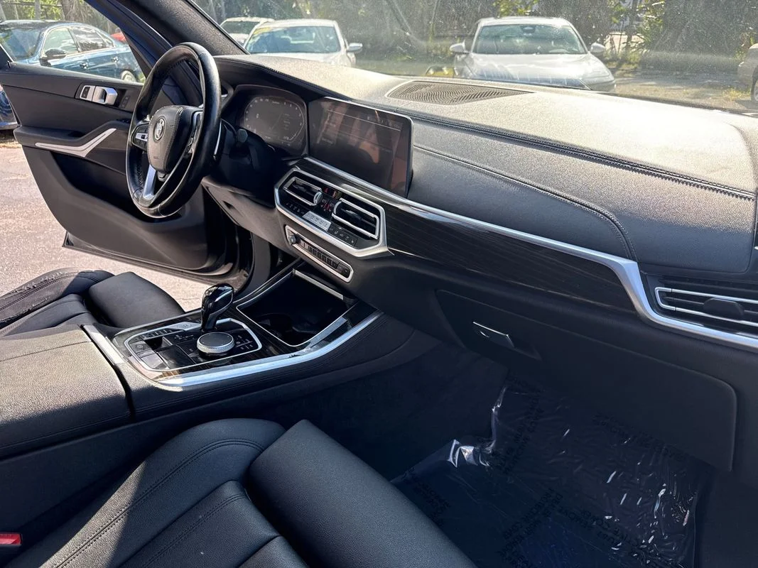 Used 2020  BMW xDrive40i image 18