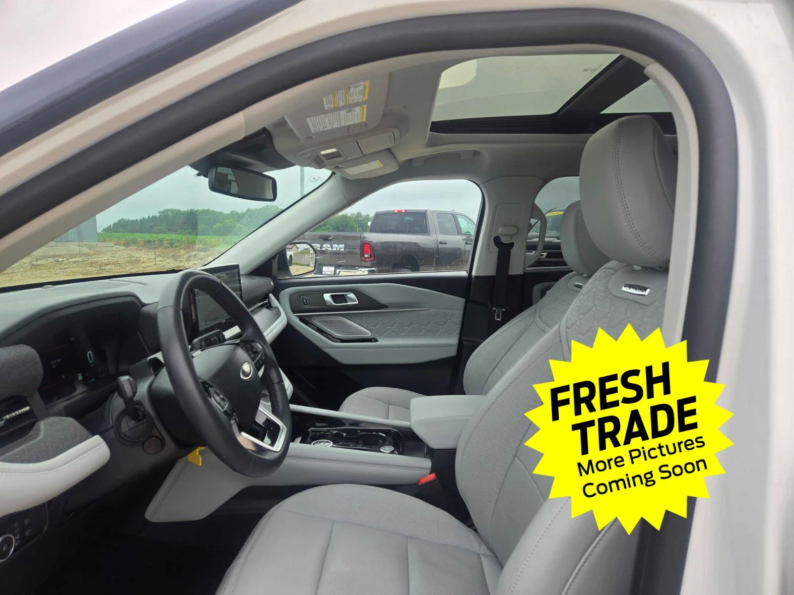 Used 2025 Star White Metallic Tri-Coat FORD Platinum image 9