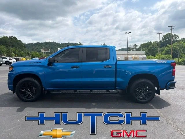 Used 2023 Glacier Blue Metallic Chevrolet Custom image 8