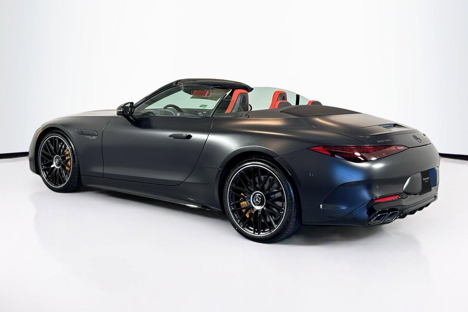 New 2026 Manufaktur Night Black Magno Mercedes-Benz AMG® SL 63 S E Performance image 7