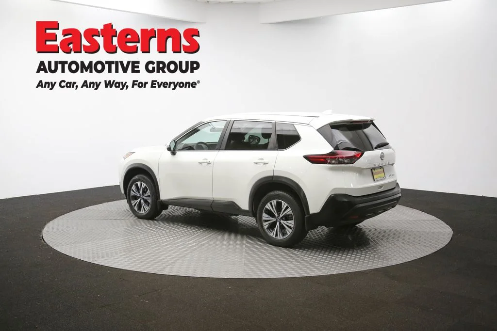 Used 2022 White Nissan SV image 61