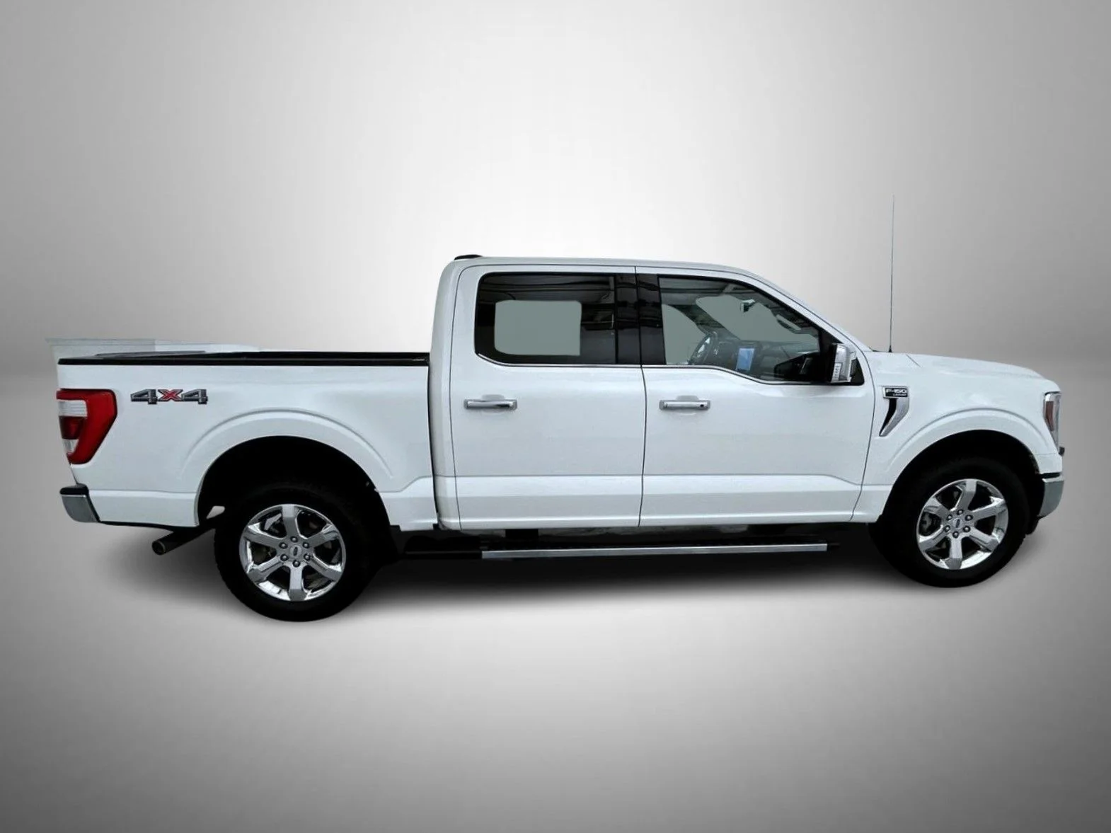 Used 2021 White Ford Lariat image 4