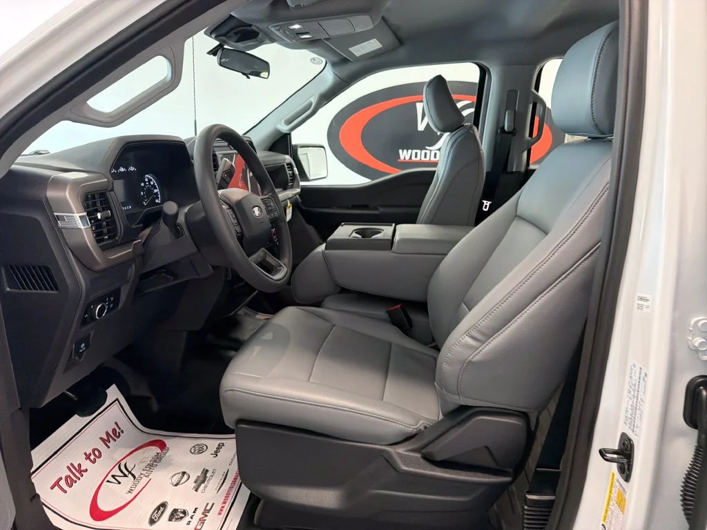 New 2026 Oxford White Ford XL image 8