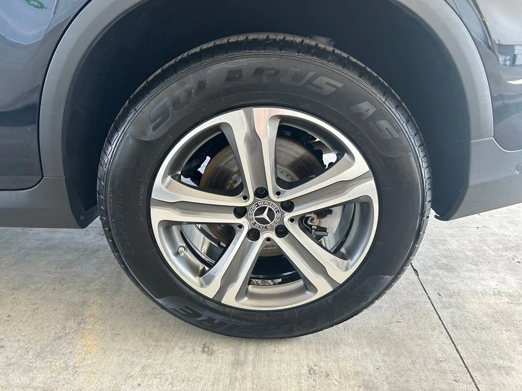 Used 2018 Black Mercedes-Benz GLC 300 image 15