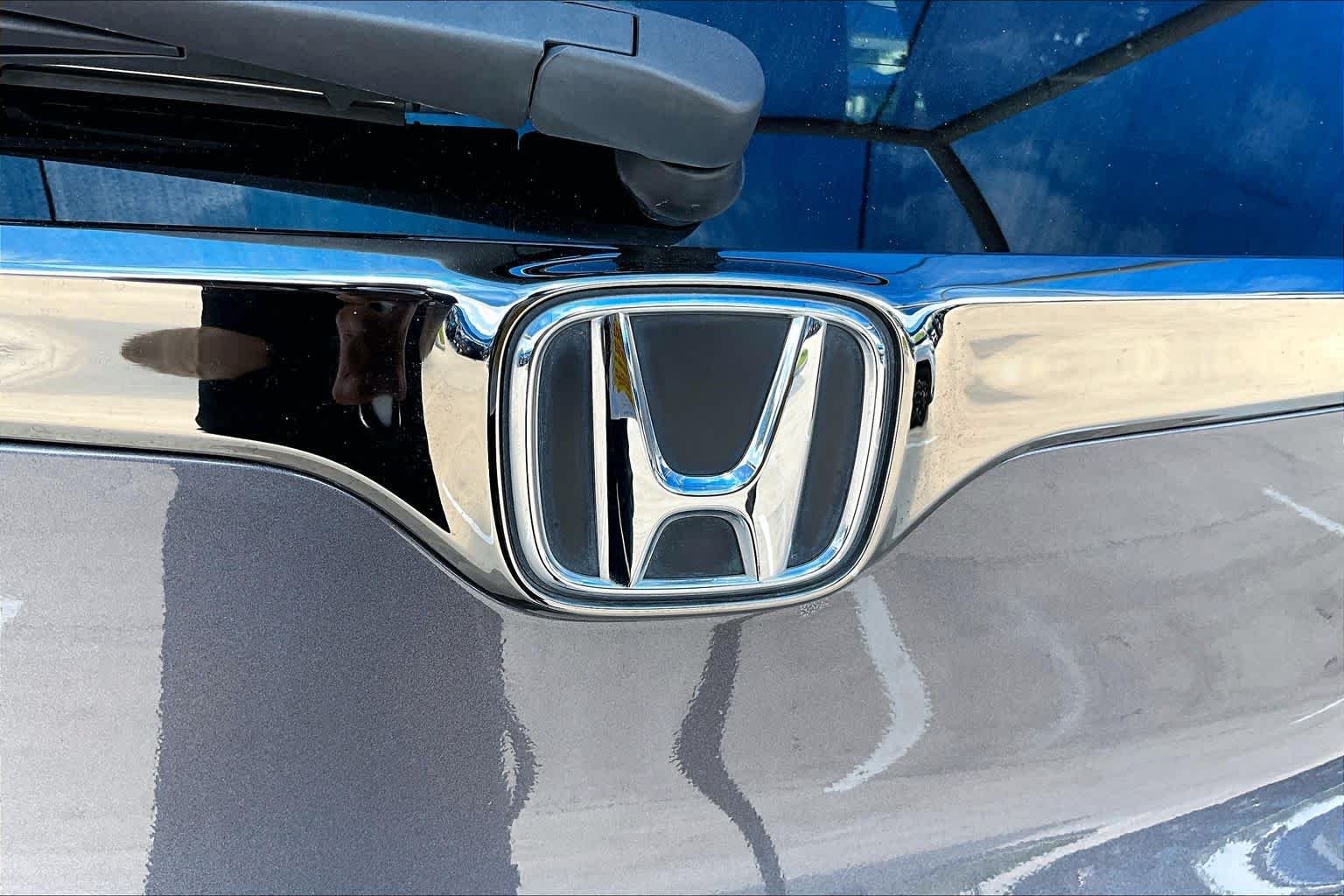 Used 2022 Modern Steel Metallic Honda EX-L image 31