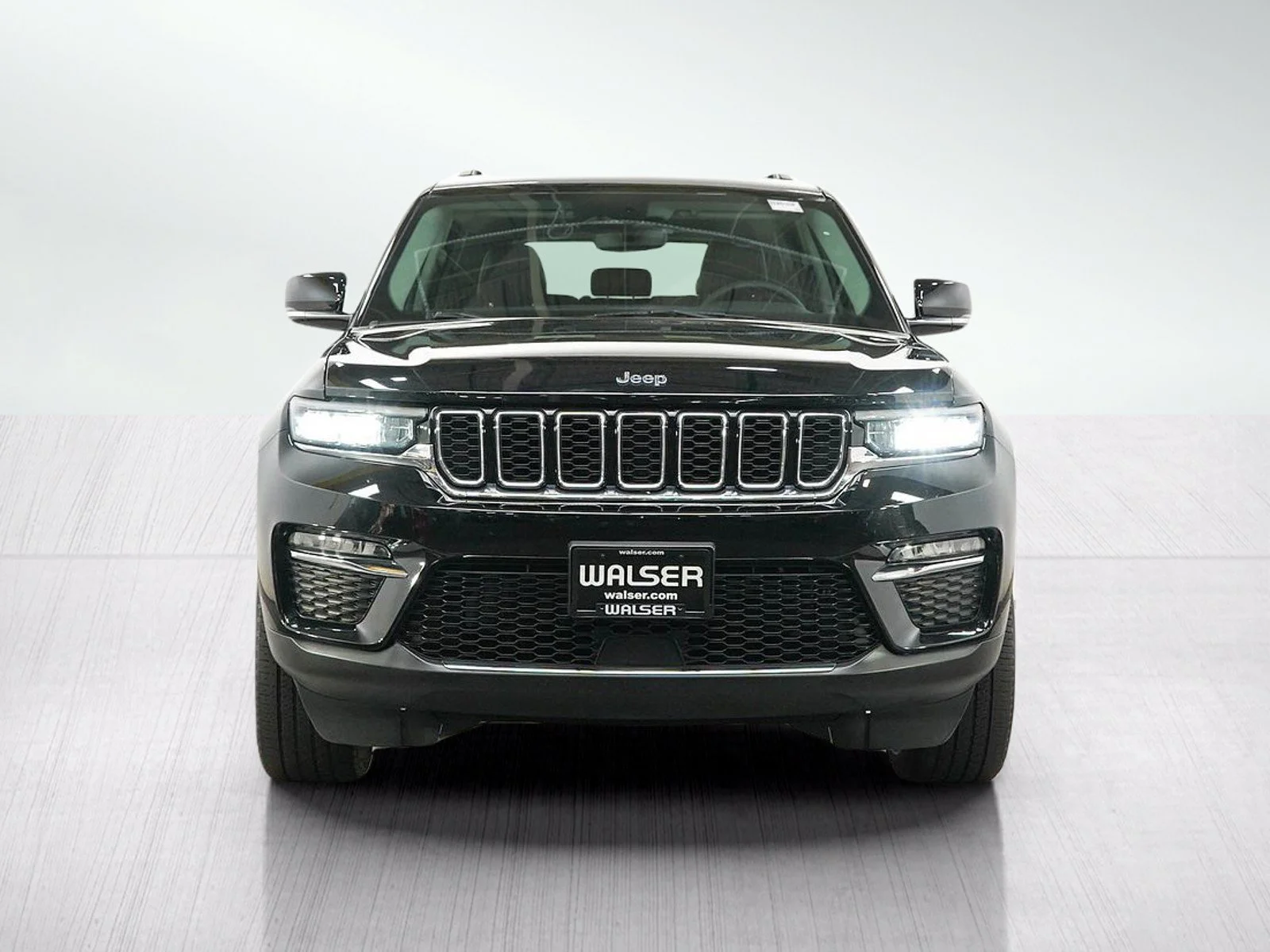Used 2024 Diamond Black Crystal Pearlcoat Jeep 4xe image 8