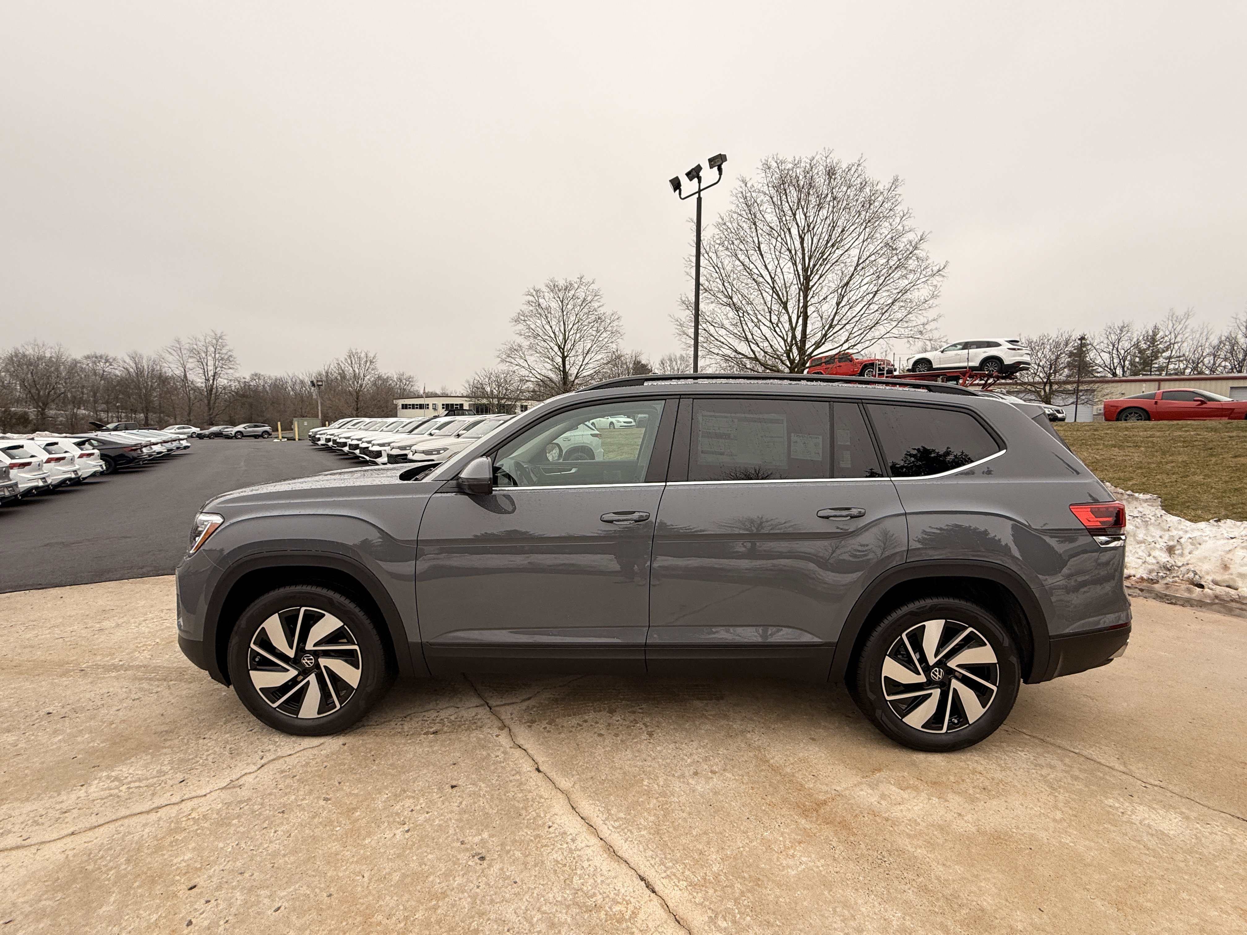 2026 Volkswagen Atlas SE w/Tech - Photo 10