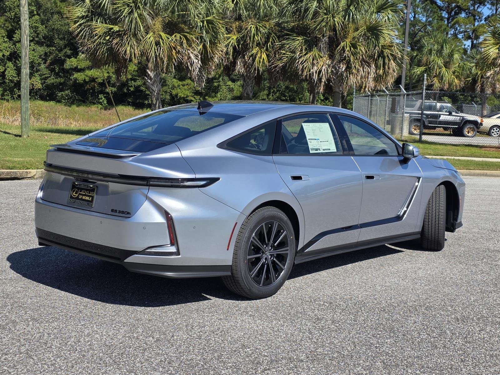 New 2026 Iridium Lexus ES 350h PREMIUM+ image 5