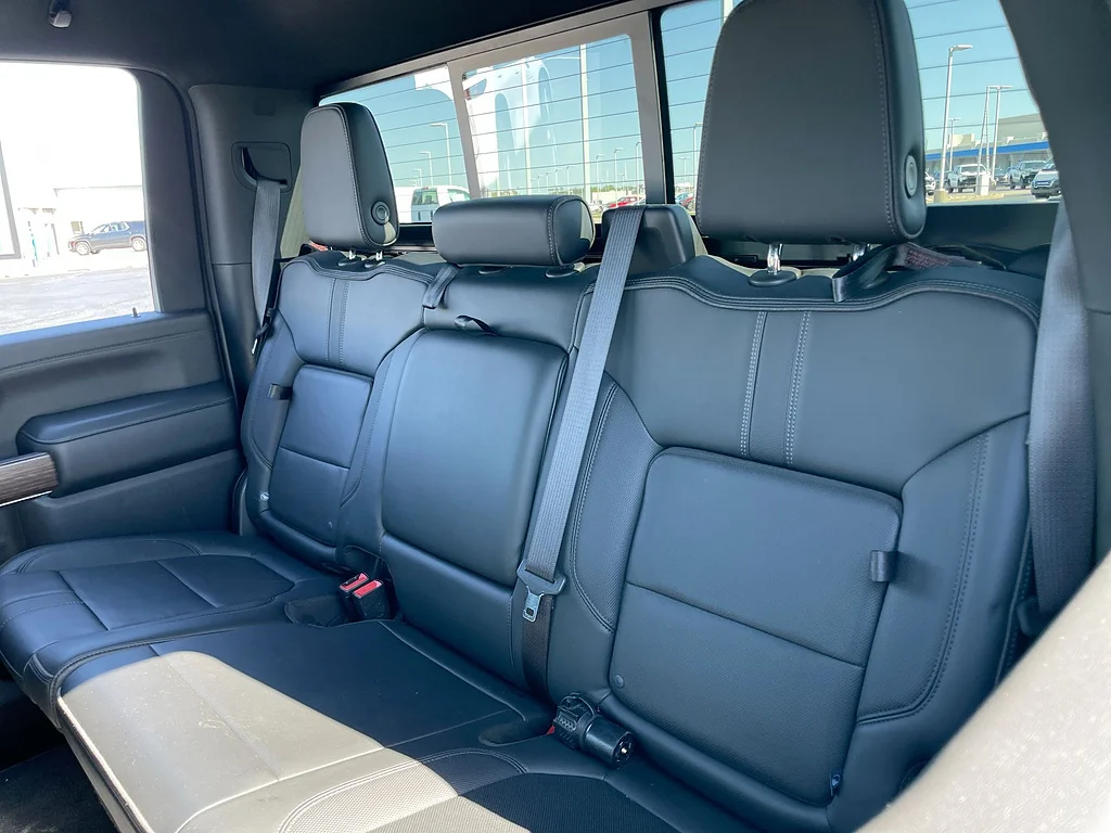 Used 2022 Black Chevrolet High Country image 26