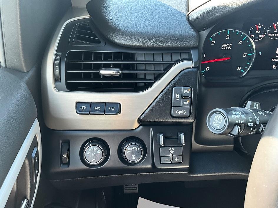 Used 2018 White GMC Denali image 17