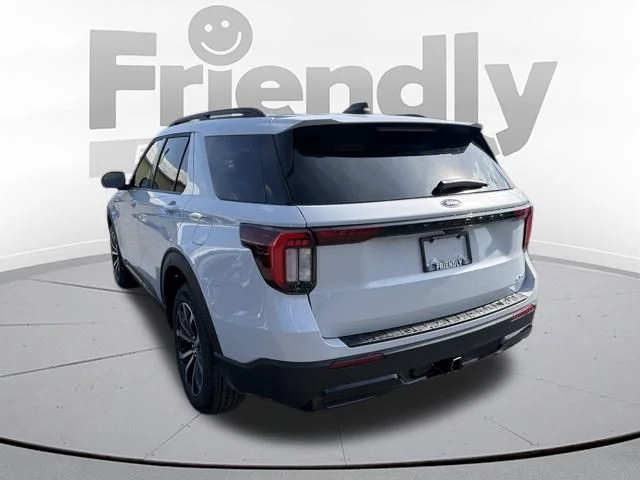 New 2026 Space White Metallic Ford ST-Line image 5