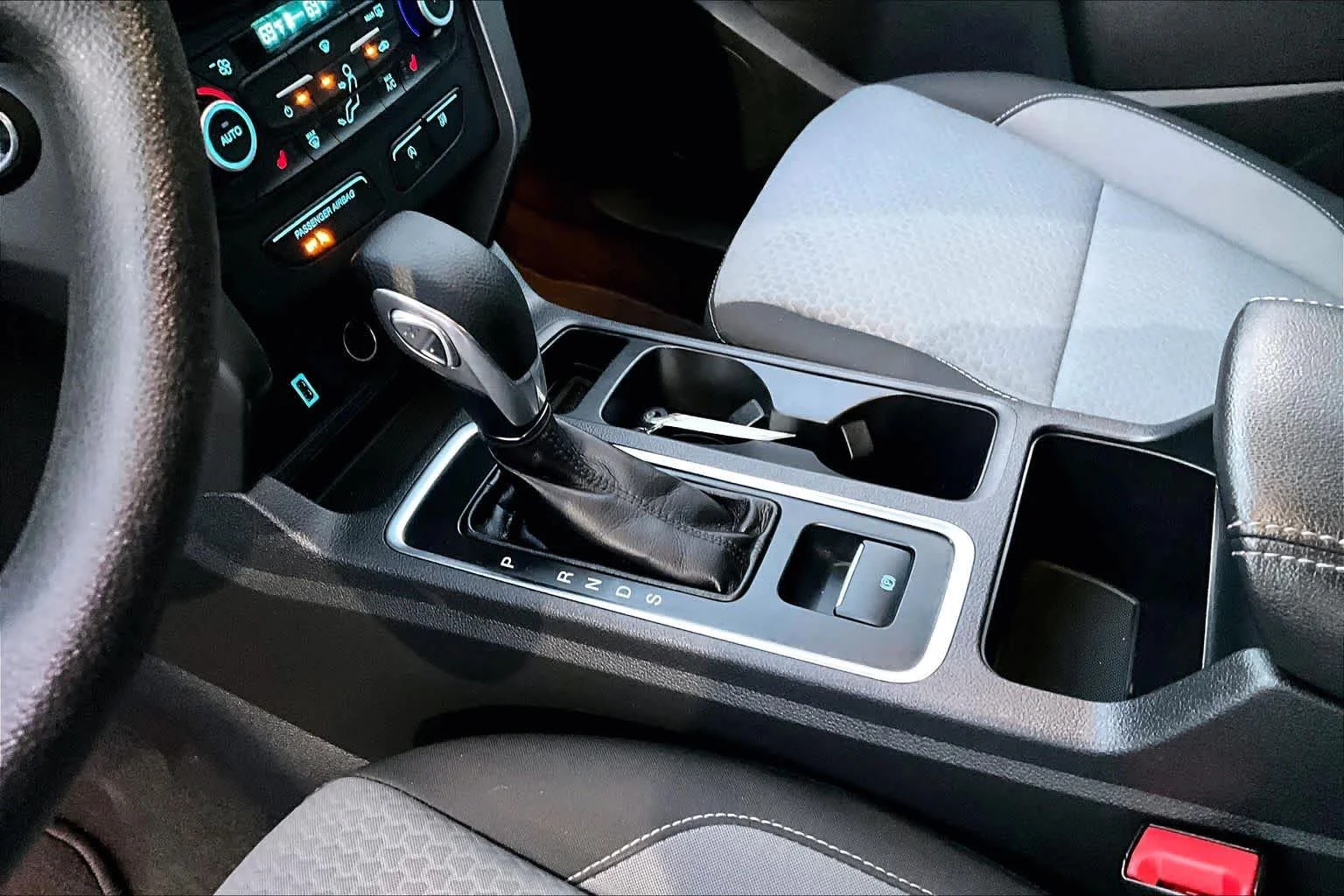 Used 2019 Agate Black Ford SE image 15