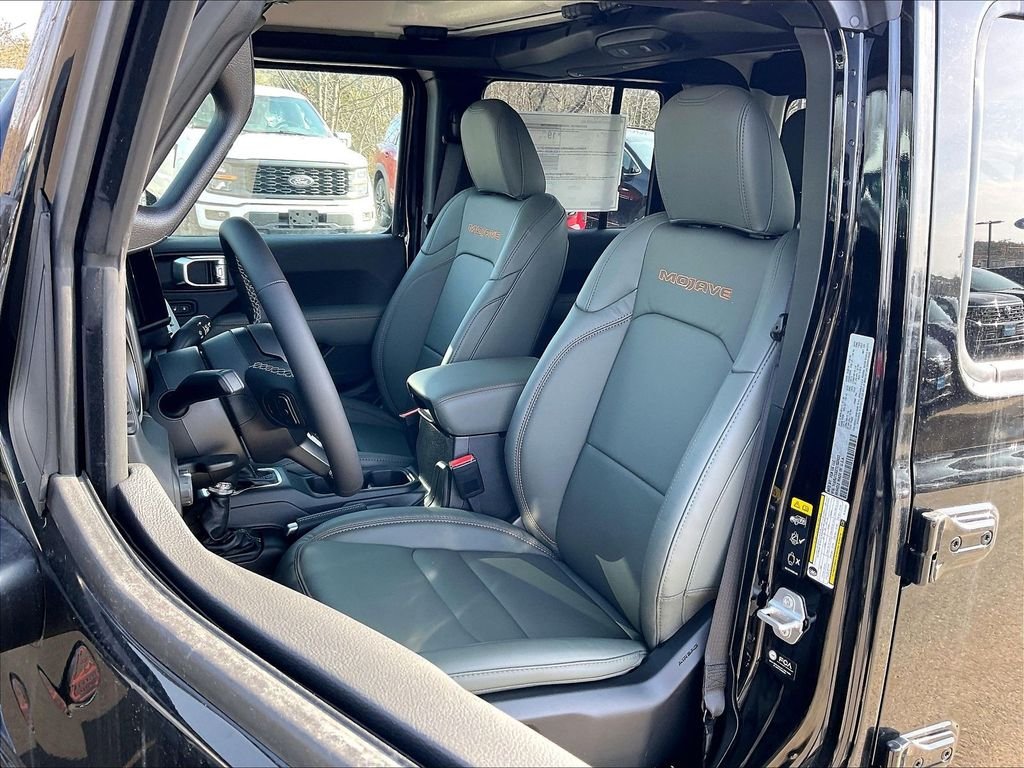 New 2026 Black Clearcoat Jeep Mojave image 10
