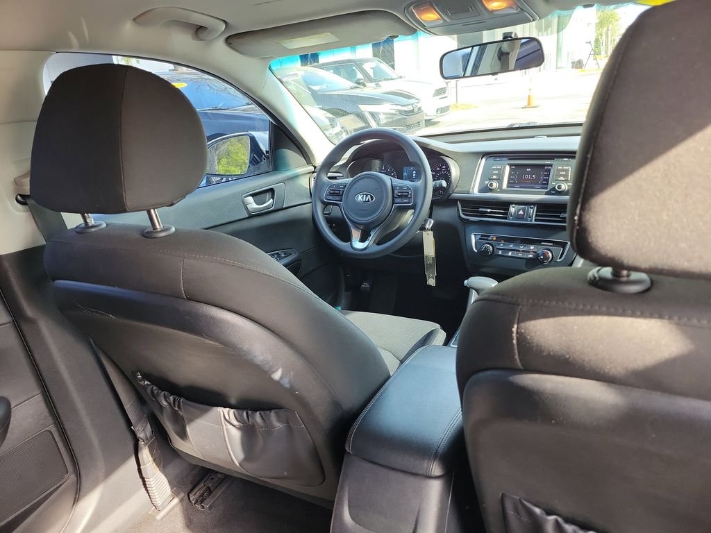 2017 Kia Optima LX - Photo 13