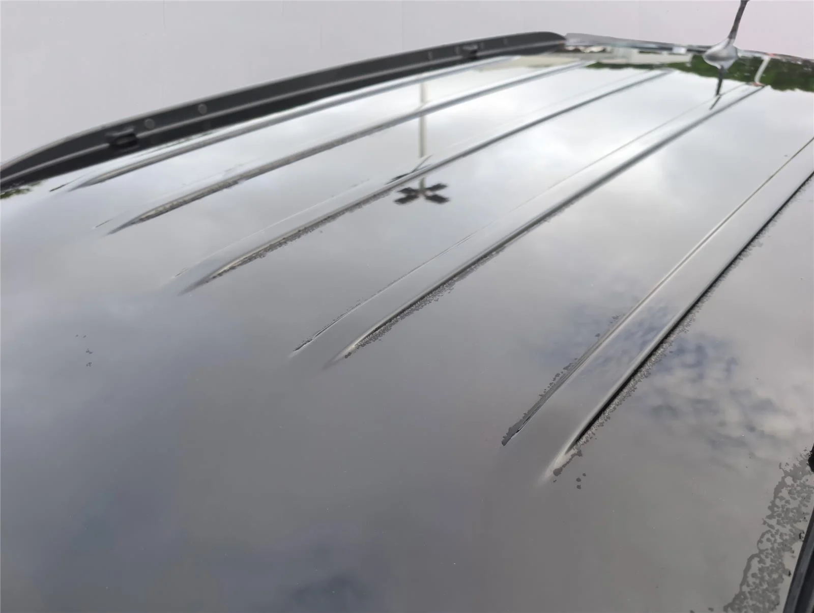 Used 2024 Diamond Black Crystal Pearlcoat Jeep Latitude image 33