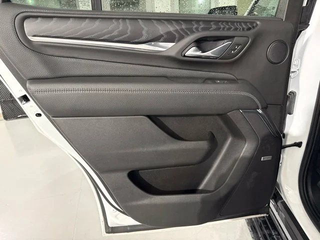 Used 2023 White GMC Denali image 17