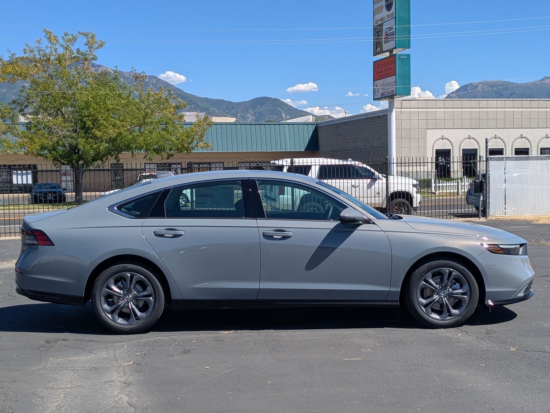 New 2026 Urban Gray Pearl Honda EX-L image 2
