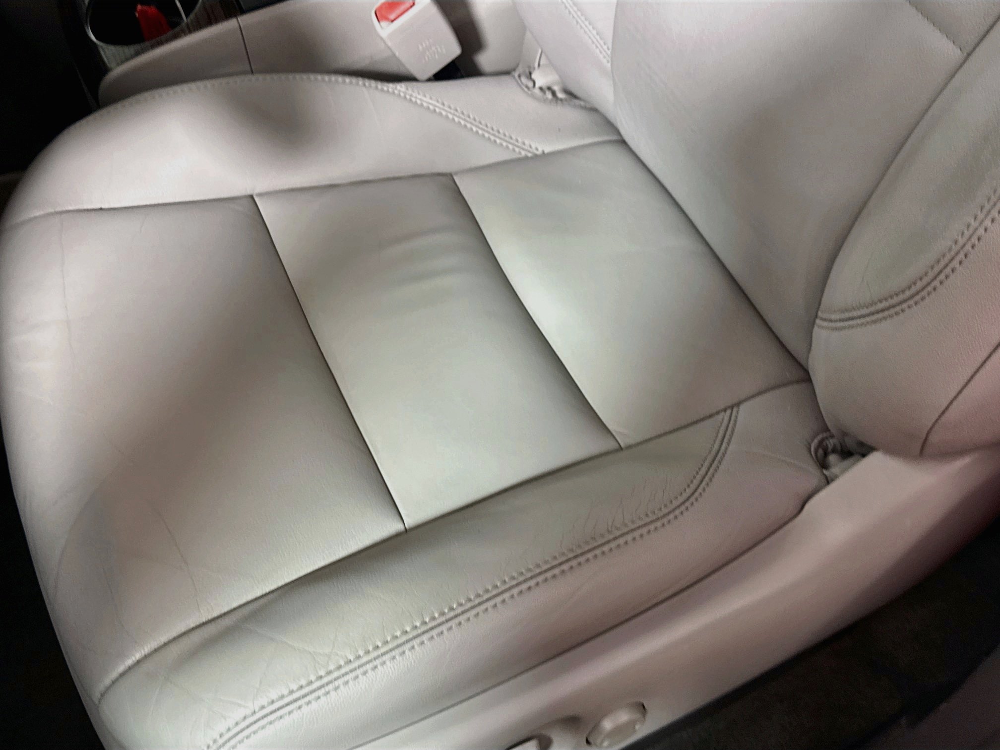 Used 2016 Salsa Red Pearl Toyota XLE image 18