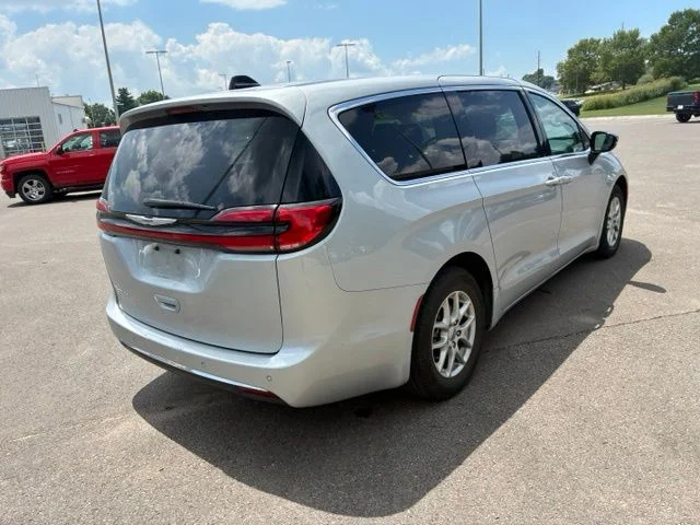 Used 2024 Silver Chrysler Touring L image 12