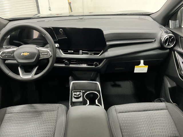 New 2027 Mosaic Black Metallic Chevrolet LT image 23