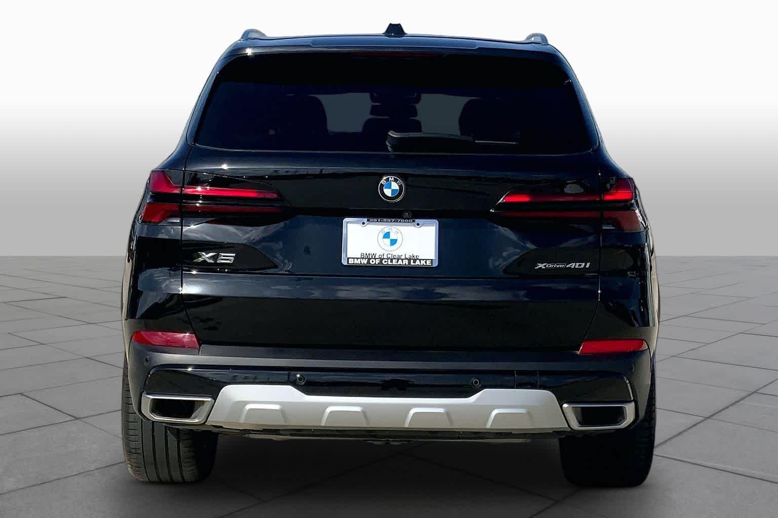 Used 2024 Black Sapphire Metallic BMW xDrive40i image 4