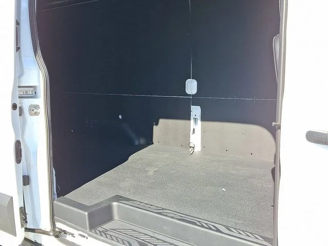 New 2026 Oxford White Ford Base image 7
