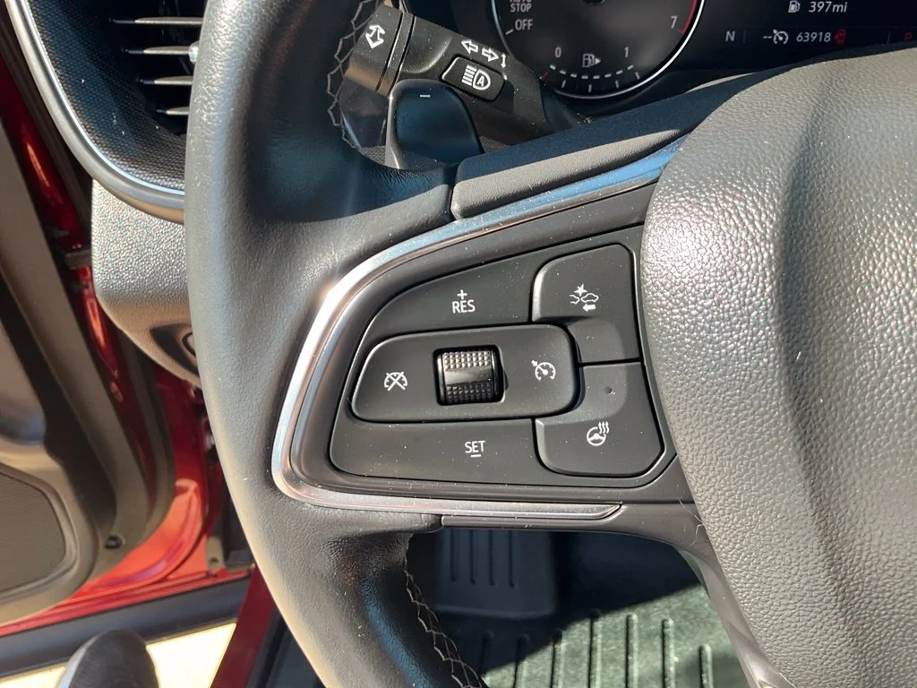 Used 2022 Red Buick Preferred image 11