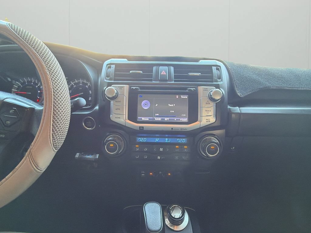 Used 2014  Toyota Limited image 34
